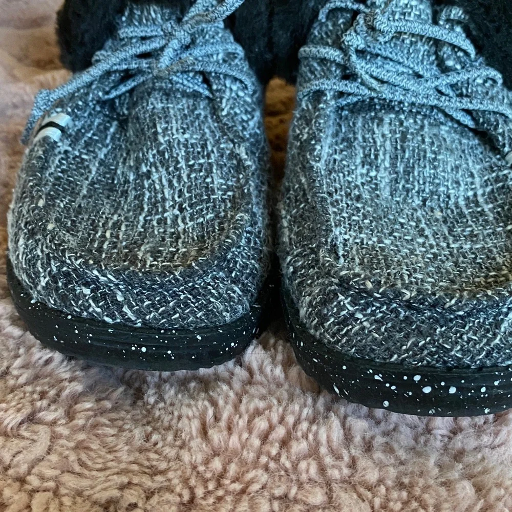 Hey Dudes size 6 - Picture 3 of 8